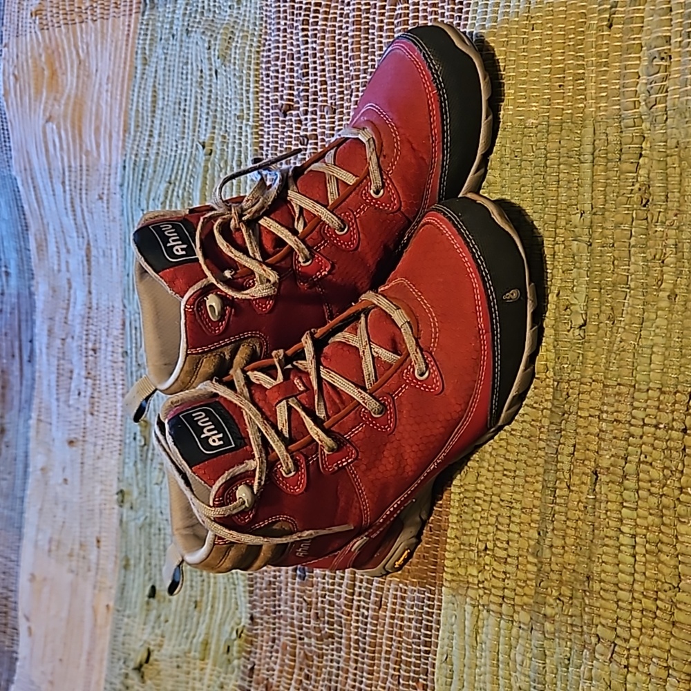 Lightweight Hiking Boots